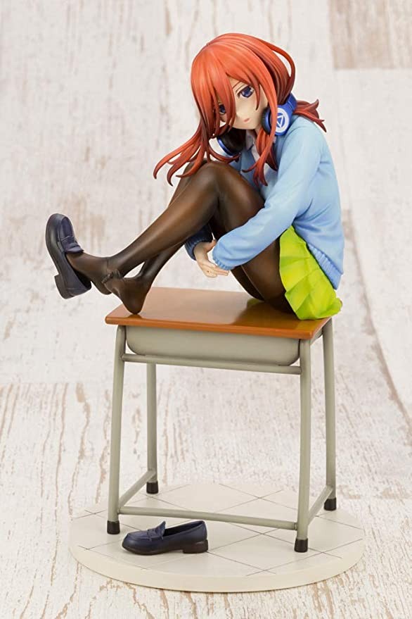 Kotobukiya Quintet: Nakano Miku PVC Statue